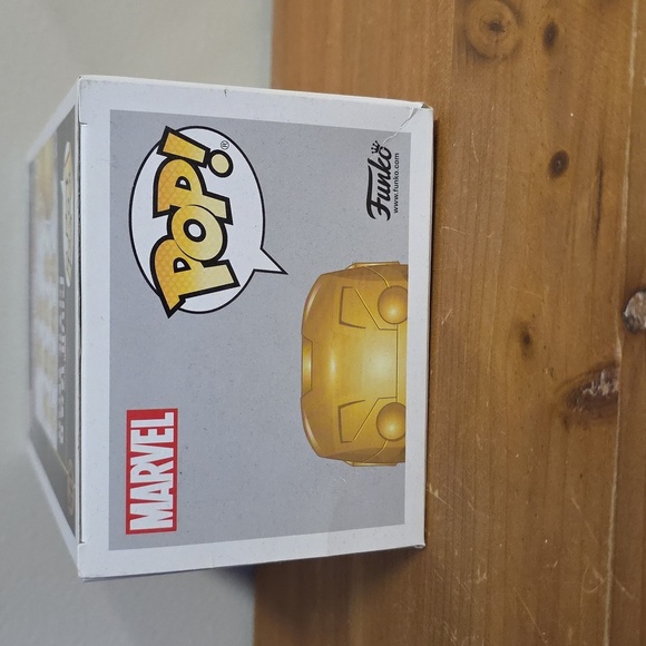 Marvel Studios Gold Iron Man Pop! Vinyl - Picture 5 of 6